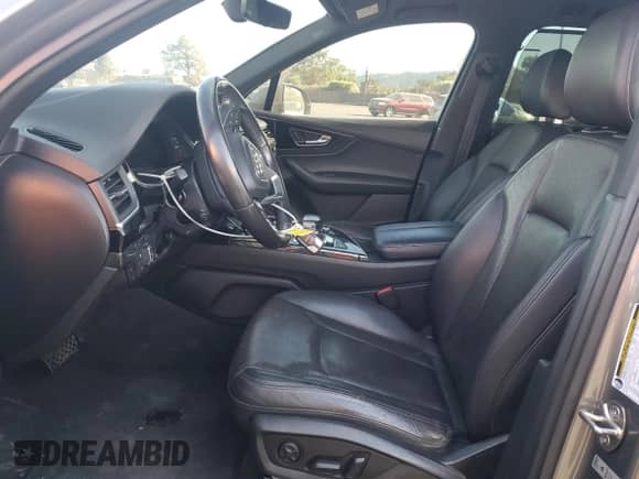 2017 Audi Q7 Premium Plus with VIN WA1LAAF74HD049219, listed as a Copart auction lot 72099795 with 97,744 mi miles and Salvage title. Bid and sale history available at DreamBid. Image 7.