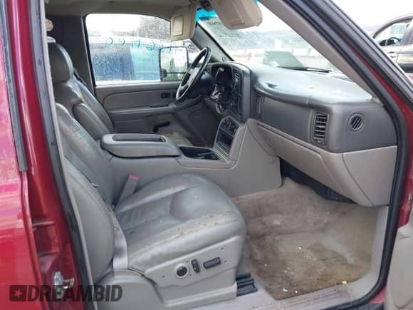 2006 Chevrolet Suburban Z71 with VIN 3GNFK16Z26G132091, listed as a IAAI auction lot 41361400 with 257,976 mi miles and . Bid and sale history available at DreamBid. Image 5.