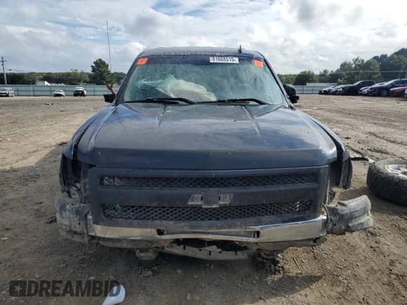 2011 Chevrolet Silverado 1500 LT with VIN 3GCPKSE38BG277002, listed as a Copart auction lot 81688515 with Not provided miles and Salvage title. Bid and sale history available at DreamBid. Image 5.