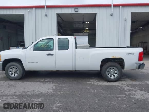 2013 Chevrolet Silverado 1500 Work Truck с VIN 1GCRKPE0XDZ221819, выставлен на аукционе IAAI как лот 43196403 с пробегом 98 851 миль миль и . История ставок и продаж доступна на DreamBid. Изображение 14.