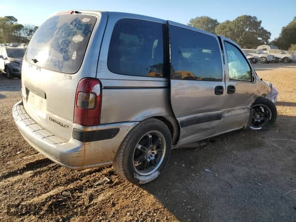 2004 Chevrolet Venture LS с VIN 1GNDU03E64D242892, выставлен на аукционе Copart как лот 76992824 с пробегом Не указан миль и Списание • Salvage title. История ставок и продаж доступна на DreamBid. Изображение 3.