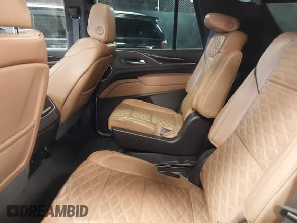 2022 Cadillac Escalade Premium Luxury с VIN 1GYS4BKL5NR273724, выставлен на аукционе IAAI как лот 41667152 с пробегом 33 754 миль миль и . История ставок и продаж доступна на DreamBid. Изображение 8.