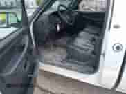 2001 Chevrolet Silverado 1500 с VIN 1GCEC14V71Z315934, выставлен на аукционе IAAI как лот 42841257 с пробегом 179 719 миль миль и . История ставок и продаж доступна на DreamBid. Изображение 16.