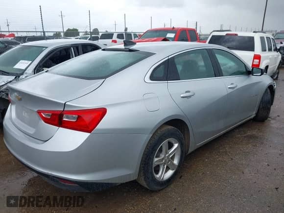 2021 Chevrolet Malibu LS z VIN 1G1ZC5ST0MF038195, wystawiony jako IAAI lot #42643730 z przebiegiem 74 247 mil mil oraz . Historia ofert i sprzedaży dostępna na DreamBid. Obrazek 4.