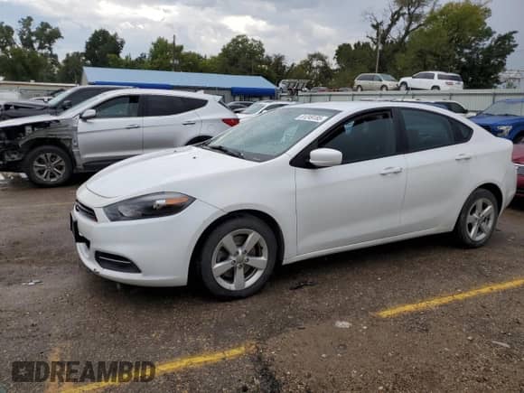 2015 Dodge Dart SXT with VIN 1C3CDFBB1FD420598, listed as a Copart auction lot 81249185 with 142,785 mi miles and Salvage title. Bid and sale history available at DreamBid. Image 1.
