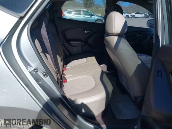 2015 Hyundai Tucson Limited с VIN KM8JU3AG4FU973160, выставлен на аукционе IAAI как лот 43419711 с пробегом 123 320 миль миль и . История ставок и продаж доступна на DreamBid. Изображение 8.