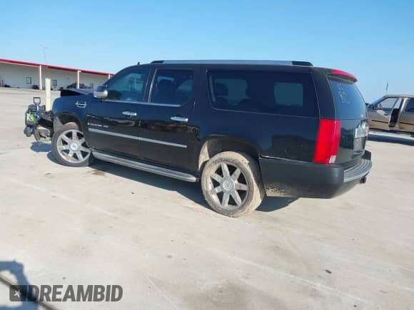 2008 Cadillac Escalade ESV с VIN 1GYFK66808R272425, выставлен на аукционе IAAI как лот 43560253 с пробегом 260 020 миль миль и . История ставок и продаж доступна на DreamBid. Изображение 3.
