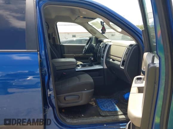 2009 Dodge 1500 SLT with VIN 1D3HV18T19S745549, listed as a IAAI auction lot 42743725 with 178,193 mi miles and . Bid and sale history available at DreamBid. Image 5.