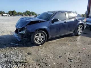 2013 Dodge Avenger SXT z VIN 1C3CDZCB9DN662059, wystawiony jako Copart lot #85093335 z przebiegiem 220 324 mil mil oraz Szkoda całkowita • Salvage title. Historia ofert i sprzedaży dostępna na DreamBid. Obrazek 1.