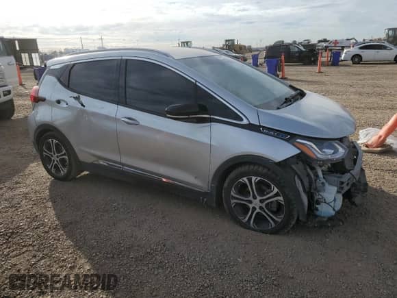 2017 Chevrolet Bolt EV Premier с VIN 1G1FX6S05H4188940, выставлен на аукционе Copart как лот 89669605 с пробегом 155 809 миль миль и Списание • Salvage title. История ставок и продаж доступна на DreamBid. Изображение 4.