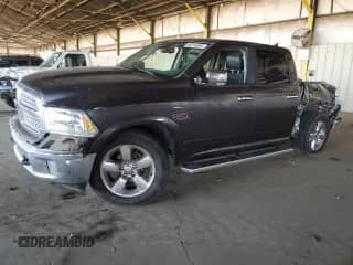 2017 Ram 1500 Laramie z VIN 1C6RR7NM1HS518157, wystawiony jako Copart lot #66318995 z przebiegiem 131 037 mil mil oraz Szkoda całkowita • Salvage title. Historia ofert i sprzedaży dostępna na DreamBid. Obrazek 1.
