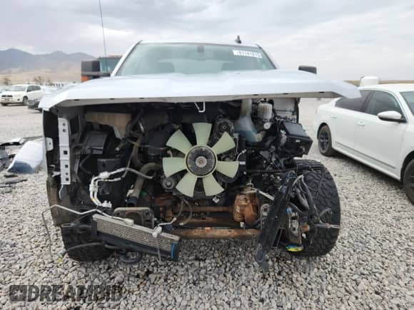 2018 Chevrolet Silverado 2500HD Work Truck z VIN 1GC2KUEG9JZ260247, wystawiony jako Copart lot #81141815 z przebiegiem 184 604 mil mil oraz Szkoda całkowita • Salvage title. Historia ofert i sprzedaży dostępna na DreamBid. Obrazek 5.