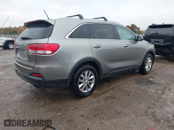 2017 Kia Sorento LX z VIN 5XYPGDA58HG209729, wystawiony jako IAAI lot #43548801 z przebiegiem 199 270 mil mil oraz . Historia ofert i sprzedaży dostępna na DreamBid. Obrazek 4.