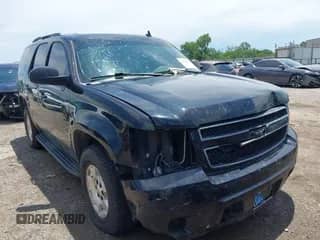 2013 Chevrolet Tahoe LS z VIN 1GNSCAE01DR143918, wystawiony jako IAAI lot #42604185 z przebiegiem 250 979 mil mil oraz . Historia ofert i sprzedaży dostępna na DreamBid. Obrazek 1.