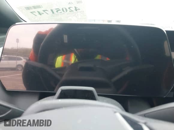 2024 Chevrolet Equinox EV RS z VIN 3GN7DNRP4RS215216, wystawiony jako IAAI lot #42051747 z przebiegiem 2 718 mil mil oraz . Historia ofert i sprzedaży dostępna na DreamBid. Obrazek 17.