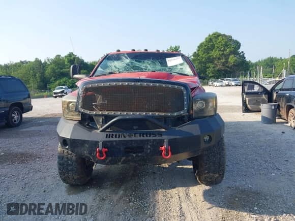 2006 Dodge 2500 SLT z VIN 3D7KS29C46G130014, wystawiony jako IAAI lot #42379189 z przebiegiem 224 547 mil mil oraz . Historia ofert i sprzedaży dostępna na DreamBid. Obrazek 13.