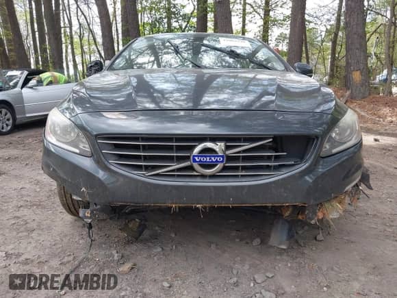 2015 Volvo S60 T5 Premier с VIN YV1612TB2F1307263, выставлен на аукционе IAAI как лот 42002548 с пробегом 107 433 миль миль и . История ставок и продаж доступна на DreamBid. Изображение 6.