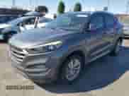 2017 Hyundai Tucson SE z VIN KM8J33A42HU313548, wystawiony jako Copart lot #86123925 z przebiegiem Nie podano mil oraz Szkoda całkowita • Salvage title. Historia ofert i sprzedaży dostępna na DreamBid. Obrazek 1.