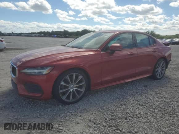 2019 Volvo S60 Momentum with VIN 7JR102FK4KG009207, listed as a Copart auction lot 86084445 with 38,580 mi miles and Salvage title. Bid and sale history available at DreamBid. Image 1.