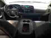 2009 Chevrolet Silverado 1500 LS z VIN 1GCEK19C99Z200998, wystawiony jako Copart lot #72545334 z przebiegiem 142 943 mil mil oraz Szkoda całkowita • Salvage title. Historia ofert i sprzedaży dostępna na DreamBid. Obrazek 8.