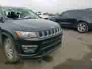 2020 Jeep Compass Latitude z VIN 3C4NJDBB4LT153870, wystawiony jako Copart lot #81761635 z przebiegiem Nie podano mil oraz Szkoda całkowita • Salvage title. Historia ofert i sprzedaży dostępna na DreamBid. Obrazek 14.
