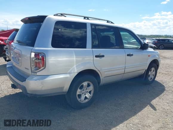 2007 Honda Pilot LX с VIN 5FNYF18187B024434, выставлен на аукционе IAAI как лот 43177913 с пробегом 227 172 миль миль и . История ставок и продаж доступна на DreamBid. Изображение 4.