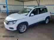 2017 Volkswagen Tiguan S с VIN WVGBV7AX8HK043575, выставлен на аукционе Copart как лот 80697335 с пробегом 71 281 миль миль и Списание • Salvage title. История ставок и продаж доступна на DreamBid. Изображение 1.