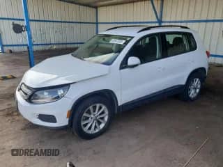 2017 Volkswagen Tiguan S с VIN WVGBV7AX8HK043575, выставлен на аукционе Copart как лот 80697335 с пробегом 71 281 миль миль и Списание • Salvage title. История ставок и продаж доступна на DreamBid. Изображение 1.