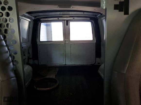 2004 Chevrolet Astro Cargo с VIN 1GCDL19X84B108813, выставлен на аукционе Copart как лот 53027245 с пробегом 300 231 миль миль и Чистый • Clean title. История ставок и продаж доступна на DreamBid. Изображение 10.