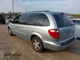 2005 Dodge Caravan SXT with VIN 2D4GP44L45R431950, listed as a IAAI auction lot 43445864 with 135,324 mi miles and . Bid and sale history available at DreamBid. Image 3.