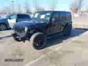 2021 Jeep Wrangler Unlimited Sahara z VIN 1C4JJXP62MW826470, wystawiony jako IAAI lot #41651709 z przebiegiem 44 677 mil mil oraz . Historia ofert i sprzedaży dostępna na DreamBid. Obrazek 18.