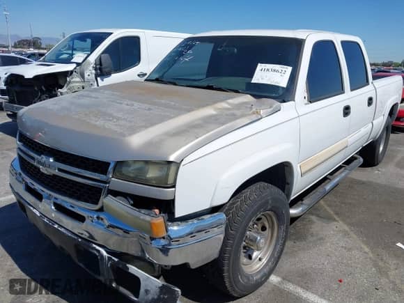 2003 Chevrolet Silverado 1500HD LS с VIN 1GCGC13U13F234014, выставлен на аукционе IAAI как лот 41838622 с пробегом 246 871 миль миль и . История ставок и продаж доступна на DreamBid. Изображение 2.