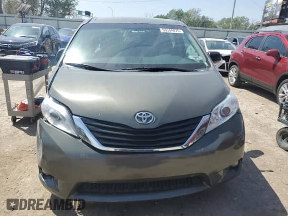 2012 Toyota Sienna with VIN 5TDZK3DC5CS246535, listed as a Copart auction lot 53564875 with 278,392 mi miles and Salvage title. Bid and sale history available at DreamBid. Image 5.