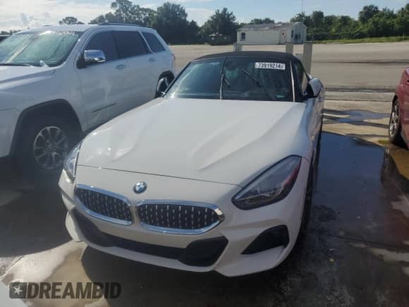 2021 BMW Z4 sDrive30i z VIN WBAHF3C09MWX24087, wystawiony jako Copart lot #73919214 z przebiegiem Nie podano mil oraz Szkoda całkowita • Salvage title. Historia ofert i sprzedaży dostępna na DreamBid. Obrazek 5.
