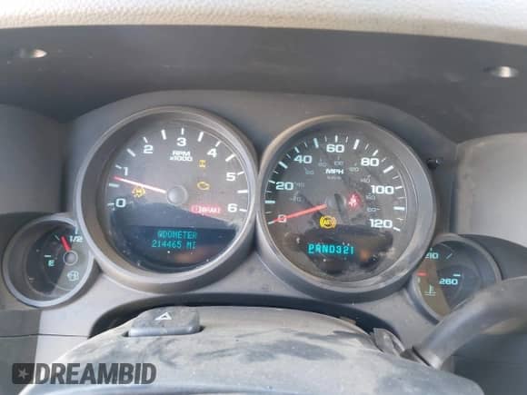 2011 Chevrolet Silverado 1500 LS z VIN 3GCPKREA9BG182360, wystawiony jako IAAI lot #41782080 z przebiegiem 214 465 mil mil oraz . Historia ofert i sprzedaży dostępna na DreamBid. Obrazek 7.
