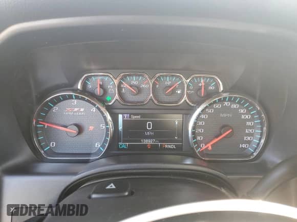 2018 Chevrolet Silverado 1500 LT z VIN 3GCUKREC3JG516403, wystawiony jako Copart lot #82135815 z przebiegiem 138 927 mil mil oraz Szkoda całkowita • Salvage title. Historia ofert i sprzedaży dostępna na DreamBid. Obrazek 9.