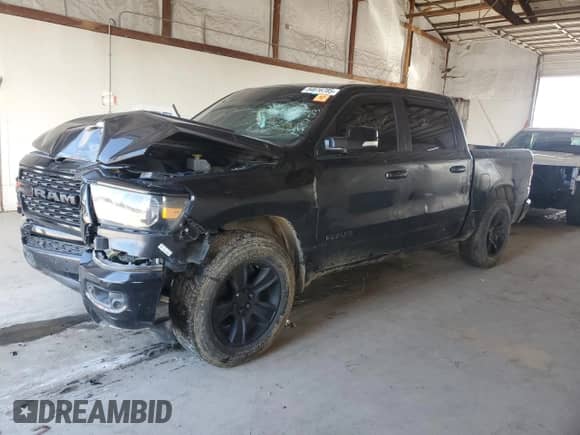 2022 Ram 1500 Big Horn z VIN 1C6SRFFT3NN139723, wystawiony jako Copart lot #84616785 z przebiegiem 146 106 mil mil oraz Czysty tytuł • Clean title. Historia ofert i sprzedaży dostępna na DreamBid. Obrazek 1.