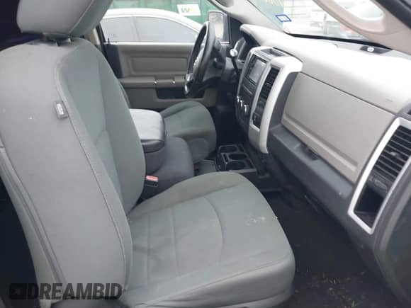 2011 Ram 1500 Big Horn z VIN 1D7RB1GT6BS663660, wystawiony jako IAAI lot #41540624 z przebiegiem 181 364 mil mil oraz . Historia ofert i sprzedaży dostępna na DreamBid. Obrazek 5.