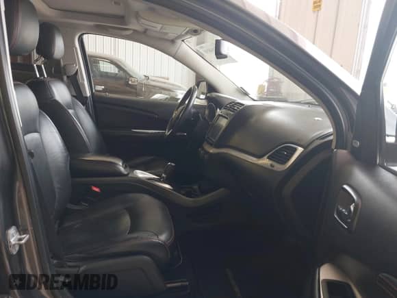 2015 Dodge Journey R/T z VIN 3C4PDDEG9FT597046, wystawiony jako IAAI lot #42404090 z przebiegiem 142 182 mil mil oraz . Historia ofert i sprzedaży dostępna na DreamBid. Obrazek 5.