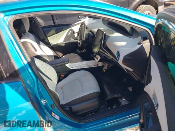 2018 Toyota Prius Plus z VIN JTDKARFP2J3069383, wystawiony jako IAAI lot #41595534 z przebiegiem 164 481 mil mil oraz . Historia ofert i sprzedaży dostępna na DreamBid. Obrazek 5.