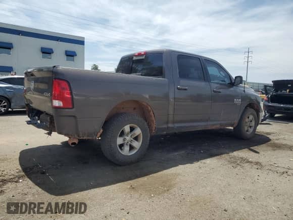 2019 Ram 1500 SLT z VIN 1C6RR7LG7KS521830, wystawiony jako Copart lot #60095825 z przebiegiem 121 498 mil mil oraz Szkoda całkowita • Salvage title. Historia ofert i sprzedaży dostępna na DreamBid. Obrazek 3.