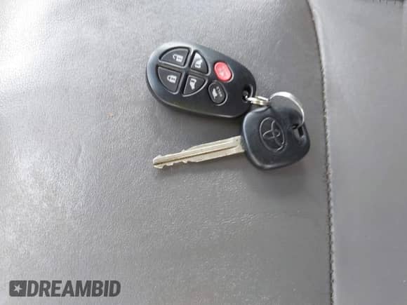 2010 Toyota Sienna XLE с VIN 5TDYK4CC6AS341542, выставлен на аукционе IAAI как лот 42372629 с пробегом 216 749 миль миль и . История ставок и продаж доступна на DreamBid. Изображение 11.