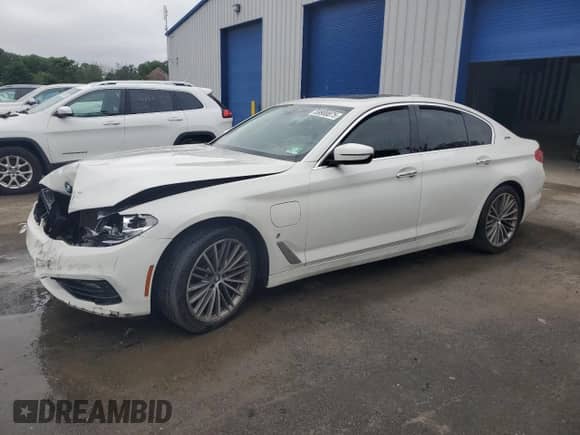 2018 BMW 5 Series 530e xDrive с VIN WBAJB1C55JB374344, выставлен на аукционе Copart как лот 59900875 с пробегом Не указан миль и Списание • Salvage title. История ставок и продаж доступна на DreamBid. Изображение 1.