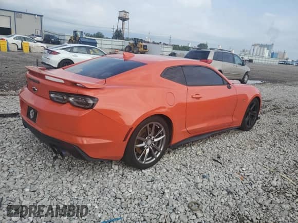 2019 Chevrolet Camaro 2SS z VIN 1G1FH1R79K0123851, wystawiony jako Copart lot #67069765 z przebiegiem 130 568 mil mil oraz Szkoda całkowita • Salvage title. Historia ofert i sprzedaży dostępna na DreamBid. Obrazek 3.