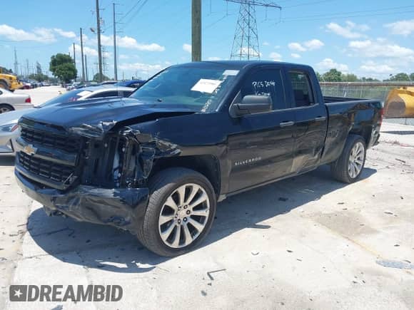 2017 Chevrolet Silverado 1500 Custom с VIN 1GCRCPEC9HZ263024, выставлен на аукционе IAAI как лот 42472981 с пробегом 128 953 миль миль и . История ставок и продаж доступна на DreamBid. Изображение 20.