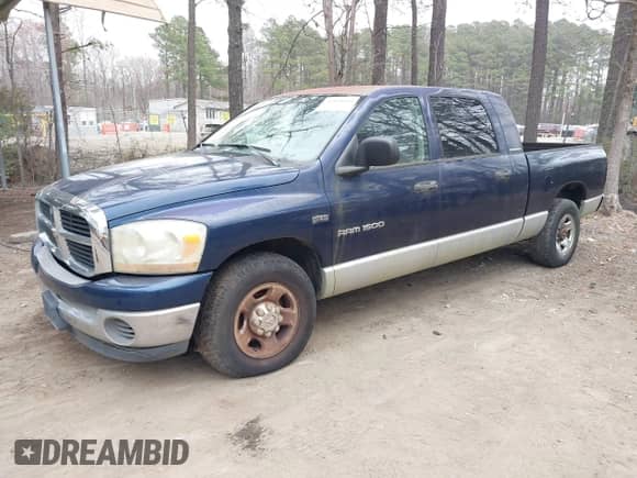 2006 Dodge 1500 SLT with VIN 3D7KR19D26G208109, listed as a IAAI auction lot 41814650 with 204,154 mi miles and . Bid and sale history available at DreamBid. Image 2.