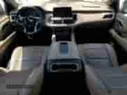 2021 Chevrolet Suburban Premier z VIN 1GNSKFKD9MR154950, wystawiony jako Copart lot #56714305 z przebiegiem 98 760 mil mil oraz Szkoda całkowita • Salvage title. Historia ofert i sprzedaży dostępna na DreamBid. Obrazek 8.