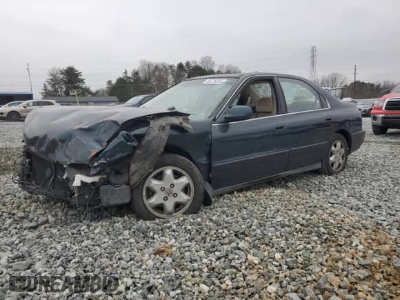 1996 Honda Accord EX z VIN 1HGCE6670TA026961, wystawiony jako Copart lot #86725534 z przebiegiem 239 435 mil mil oraz Szkoda całkowita • Salvage title. Historia ofert i sprzedaży dostępna na DreamBid. Obrazek 1.