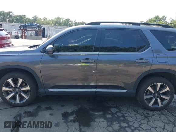 2024 Honda Pilot Touring with VIN 5FNYG1H74RB021101, listed as a IAAI auction lot 42857901 with 20,597 mi miles and . Bid and sale history available at DreamBid. Image 14.
