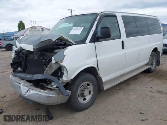 2009 Chevrolet Express Passenger z VIN 1GAHG35K091170871, wystawiony jako IAAI lot #42333967 z przebiegiem Nie podano mil oraz . Historia ofert i sprzedaży dostępna na DreamBid. Obrazek 17.